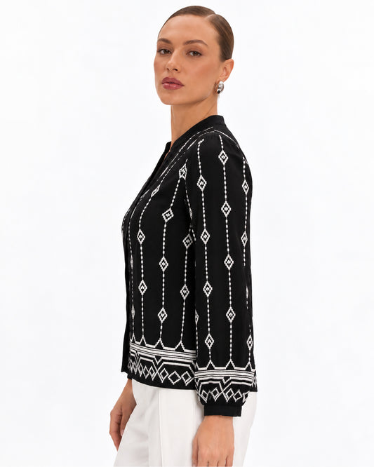 Blusa Bordada Geométrica Negro – vista lateral