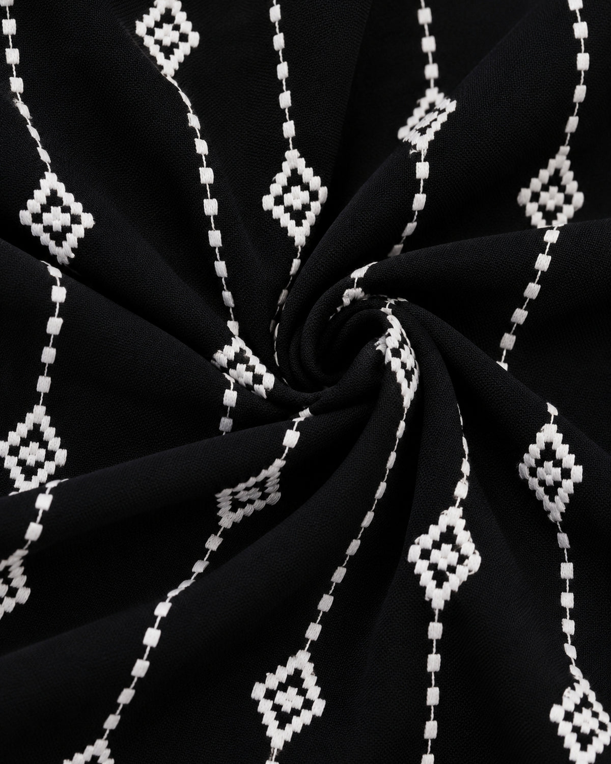 Blusa Bordada Geométrica