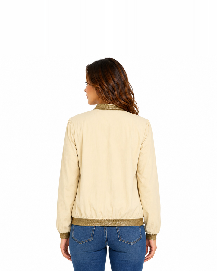 Chamarra Bomber Ligera Beige – de espalda