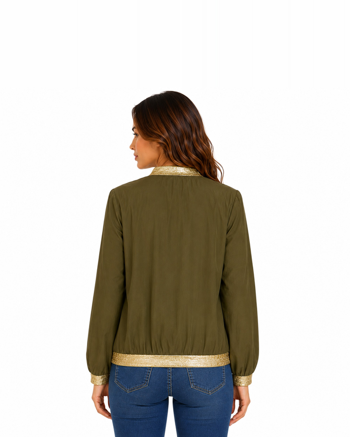 Chamarra Bomber Ligera Khaki – de espalda