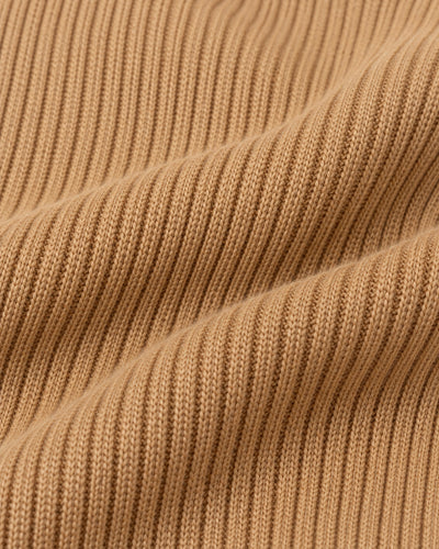 Suéter Canalé Botones Dorados Khaki – detalle de tela