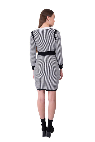 Vestido Tejido Elegancia Clásica Blanco – de espalda