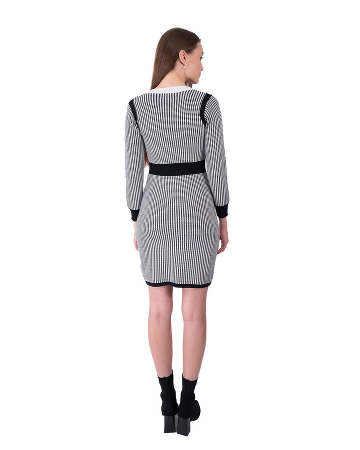 Vestido Tejido Elegancia Clásica Blanco – de espalda