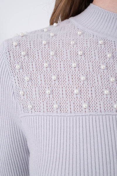 Suéter Perlas Elegante Gris – detalle de la prenda