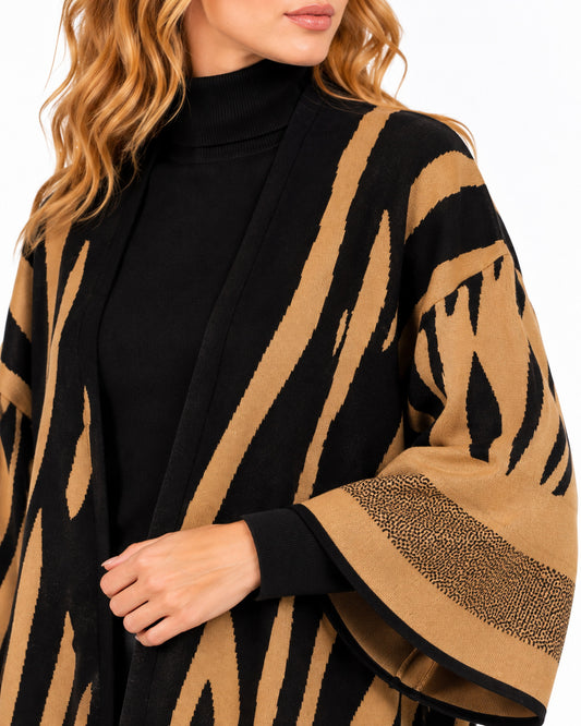 Capa Animal Print Flecos Negro – detalle del estampado