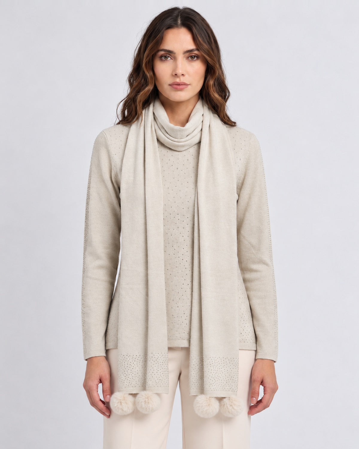 Cárdigan Estola Pompones Beige – frente