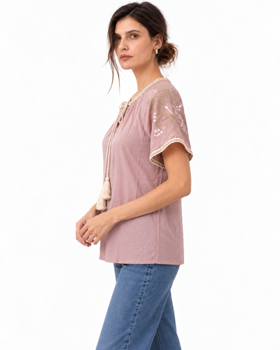 Blusa Bordada Borlas Rosa – de lado