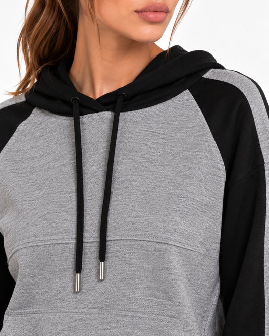 Conjunto Hoodie Pantalón Ancho Negro – detalle de la prenda