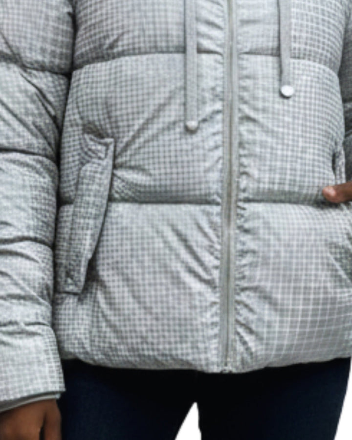 Chamarra Urbana Acolchada Gris – detalle del bolsillo