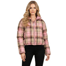 Chamarra Acolchada Corta Rosa – de frente