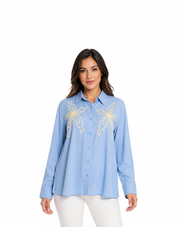 Camisa Bordado Floral Azul – de frente