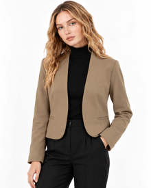 Saco Corto Abierto Entallado Khaki – frente