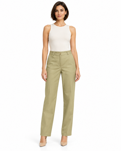 Pantalón Pinzas Botón Dorado Beige – de frente
