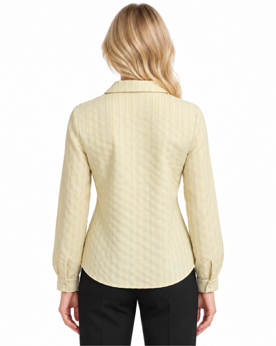 Camisera Texturizada Botón Joya Beige – de espalda