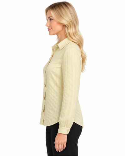 Camisera Texturizada Botón Joya Beige – de lado