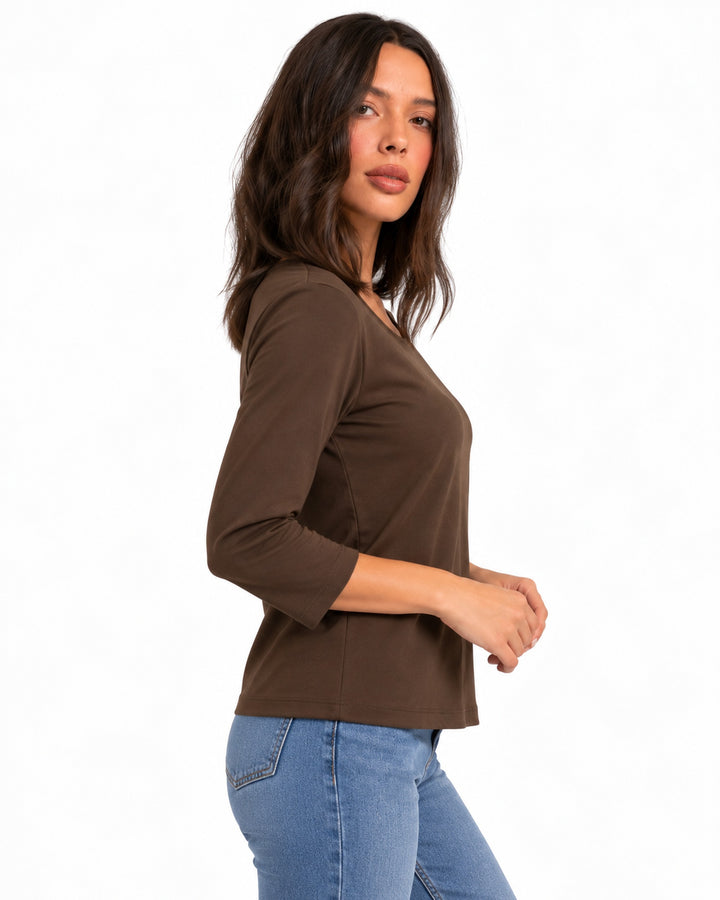 Playera Punto Cuello Redondo Café – lateral