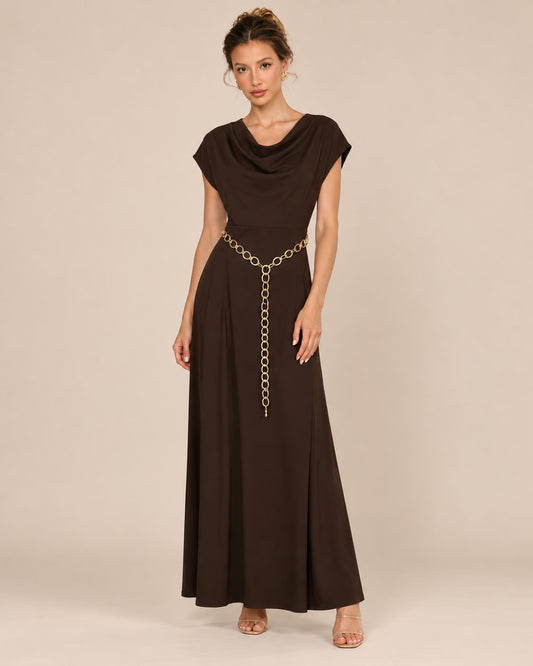 Vestido Largo Cinturón Cadena Café – cuerpo completo