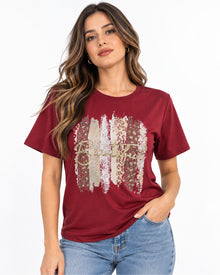Playera Estampada Pedrería Vino – frente