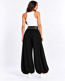 Pantalón Globo Cinturón Argollas Negro – frente