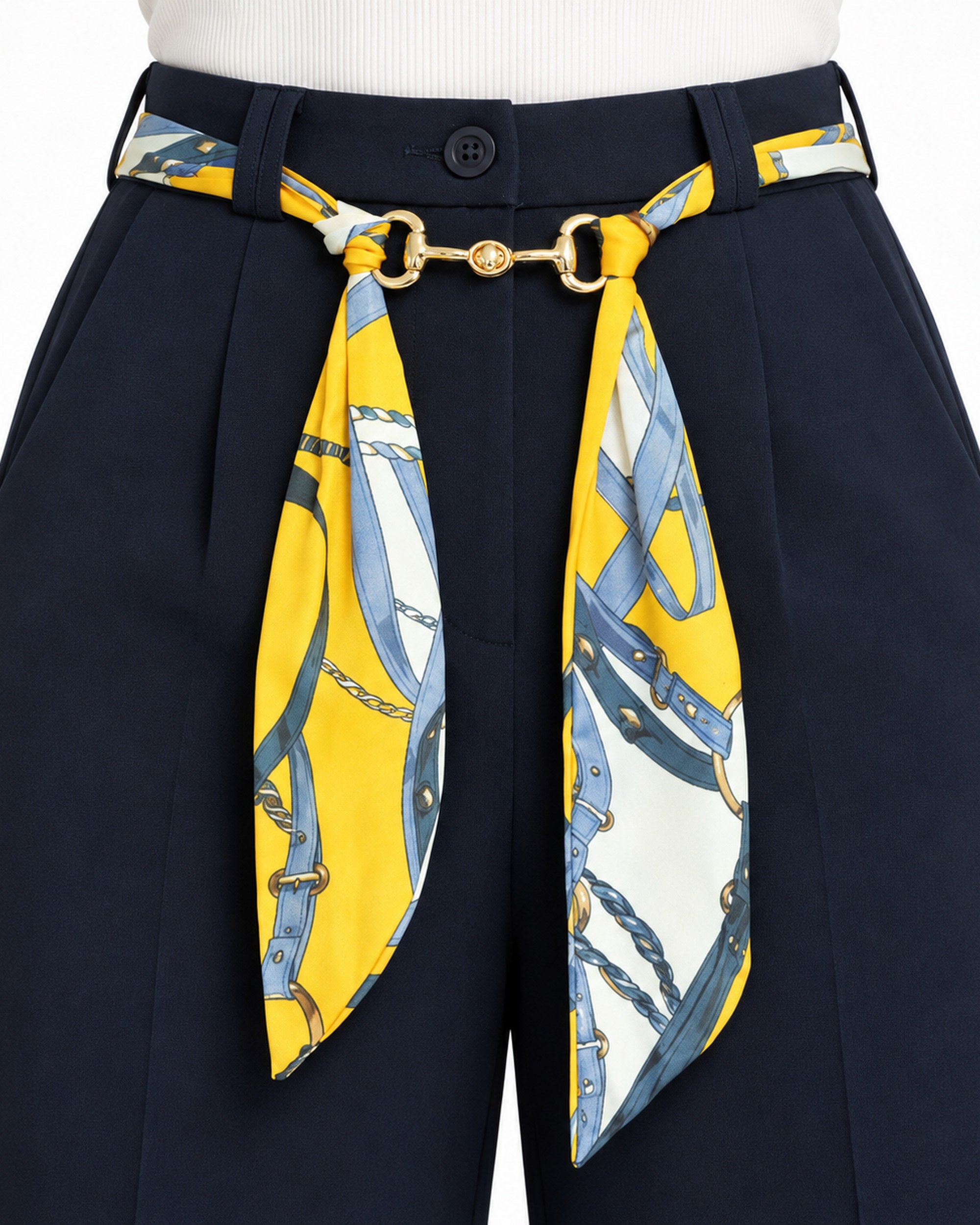 Pantalón Mascada Dorada Marino – detalle de la prenda