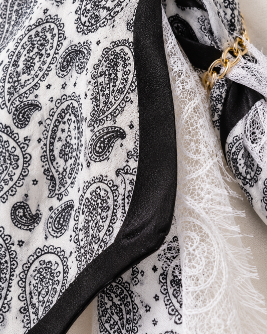 Blusa Mascada Paisley Blanco – detalle de tela