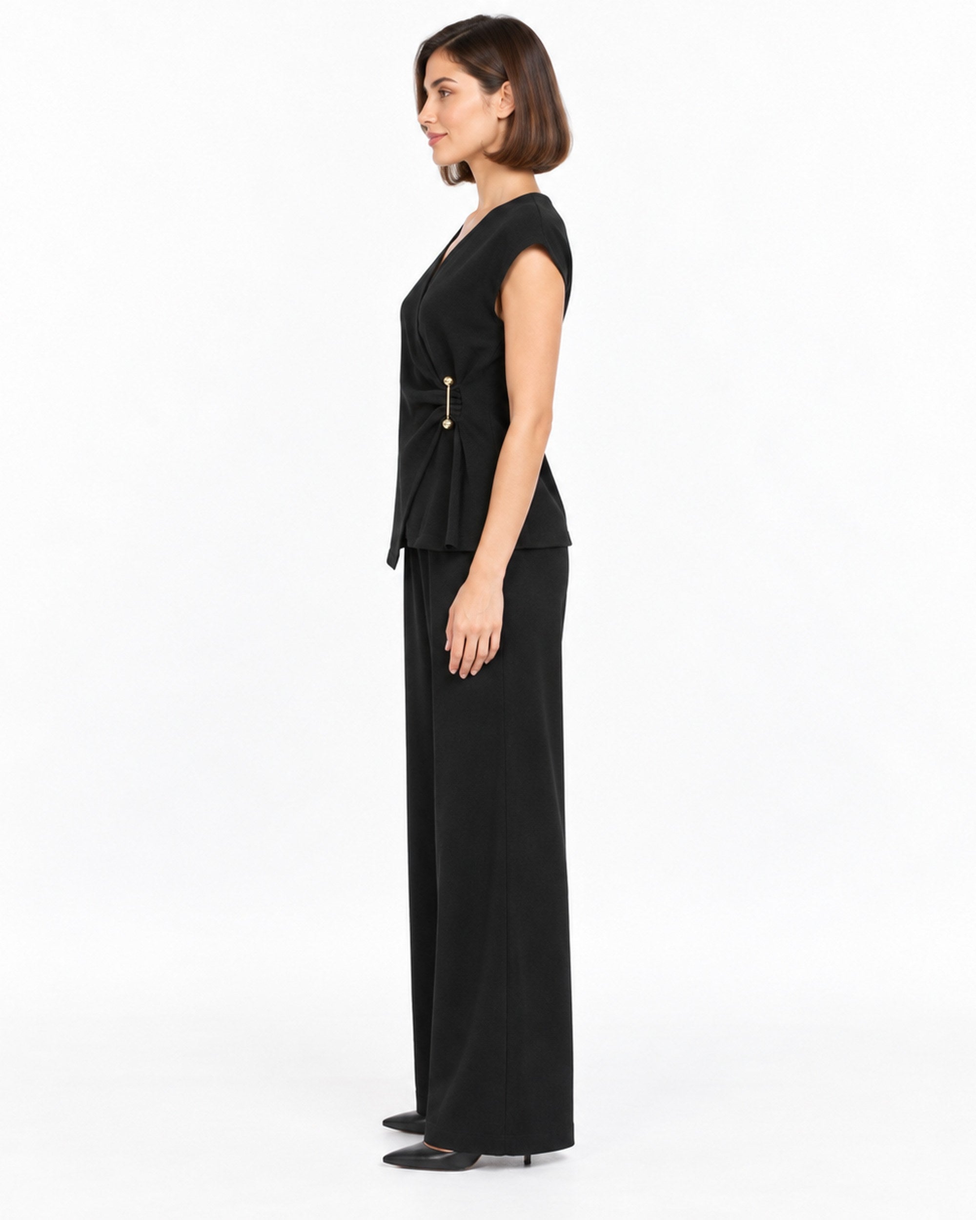 Conjunto Broche Dorado Negro – lateral