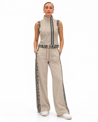 Conjunto Deportivo Franjas Animal Print Beige – frente