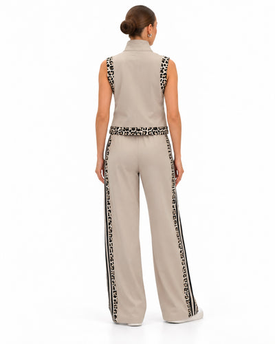 Conjunto Deportivo Franjas Animal Print Beige – espalda
