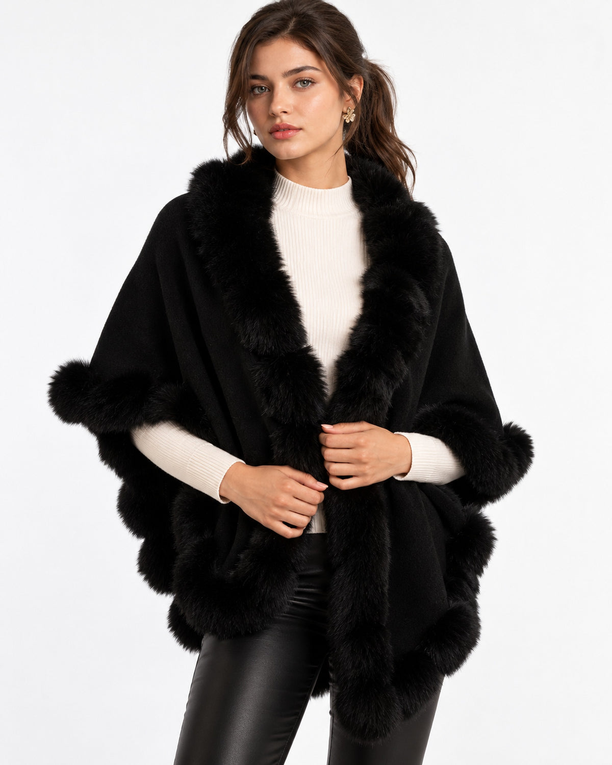 Capa con Capucha de Pelo Negro – frente