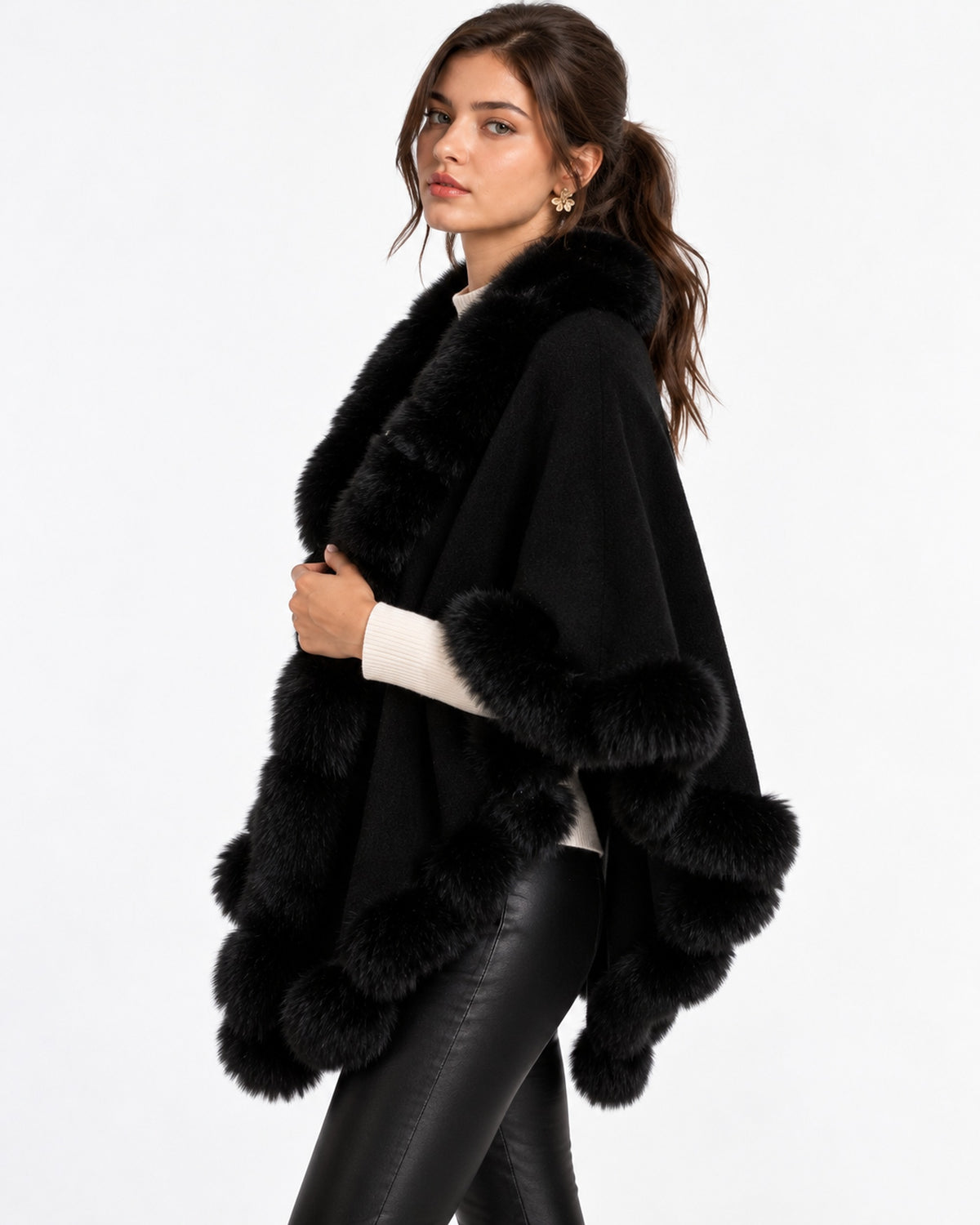 Capa con Capucha de Pelo