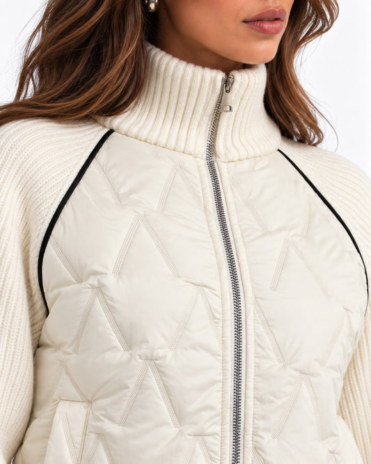 Chamarra Bomber Acolchada Punto Hueso – detalle del cuello y el cierre