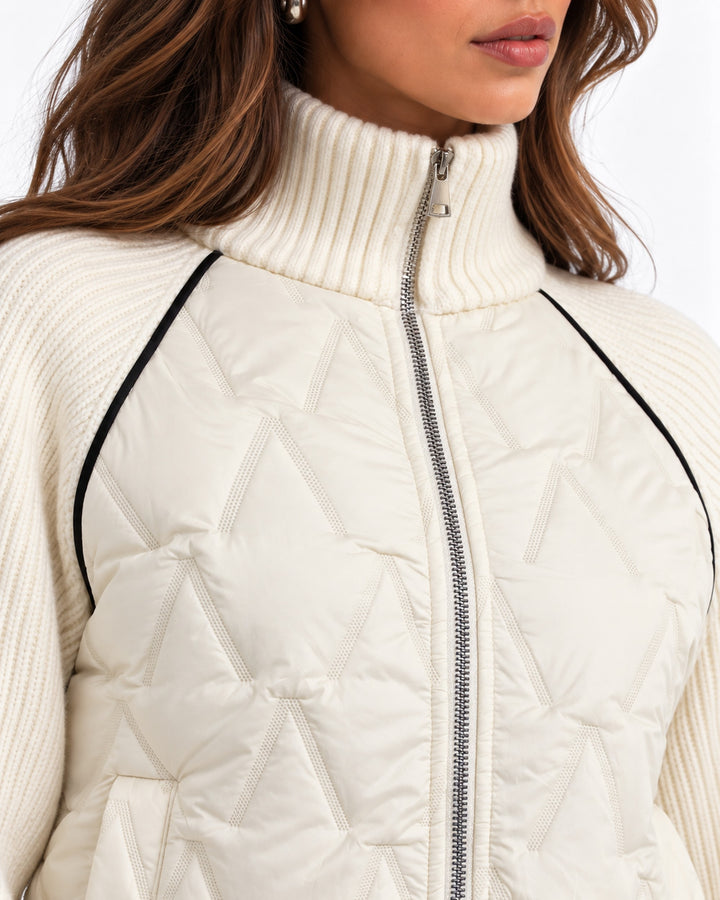 Chamarra Bomber Acolchada Punto Hueso – detalle del cuello y el cierre