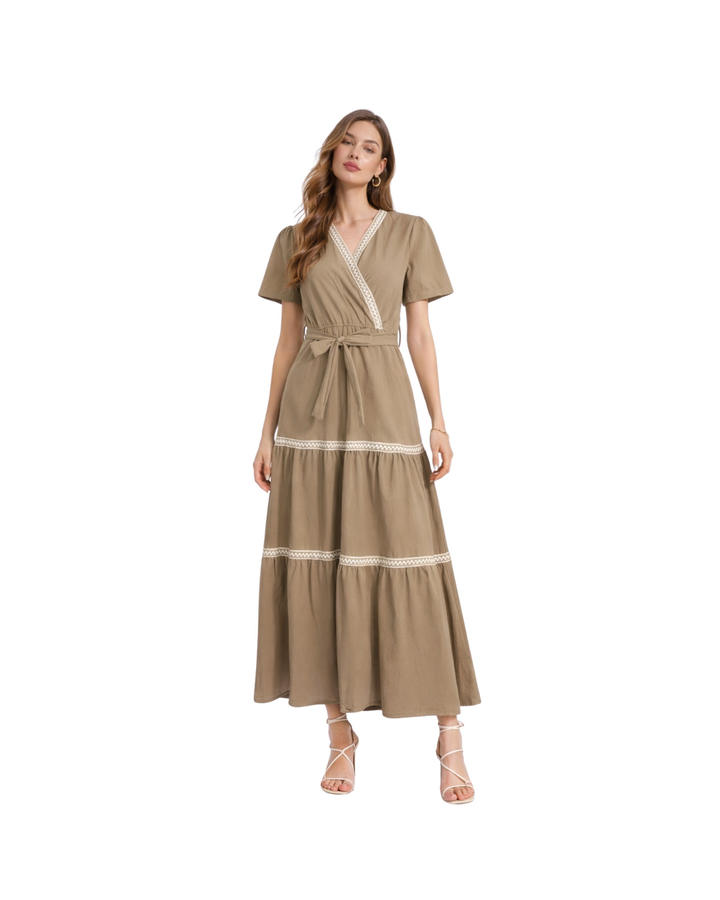 Vestido Cruzado Cintura Ajustable Café – de frente