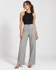 Pantalón Rayas Pierna Ancha Negro – de frente