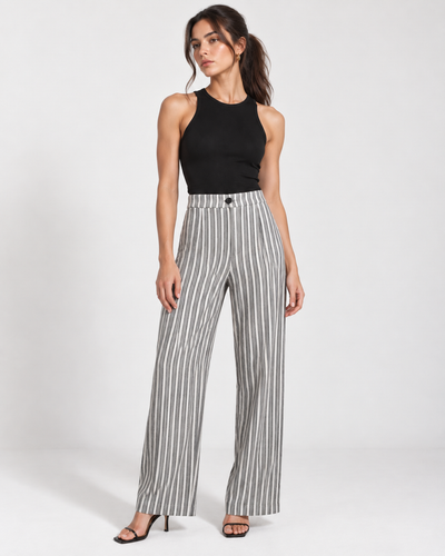 Pantalón Rayas Pierna Ancha Negro – de frente