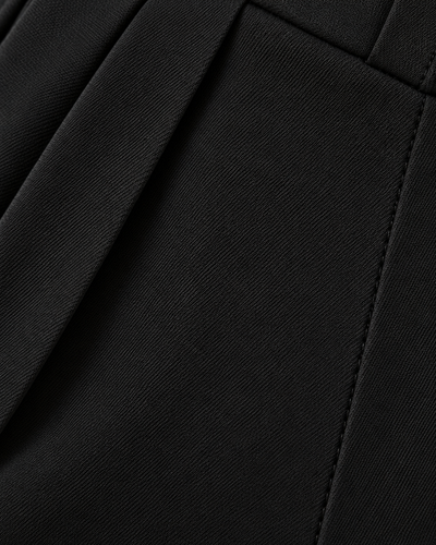 Pantalón Palazzo Pinzas Cinturón Negro – detalle de la tela