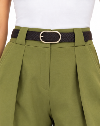 Pantalón Palazzo Pinzas Cinturón Olivo – detalle de la pretina