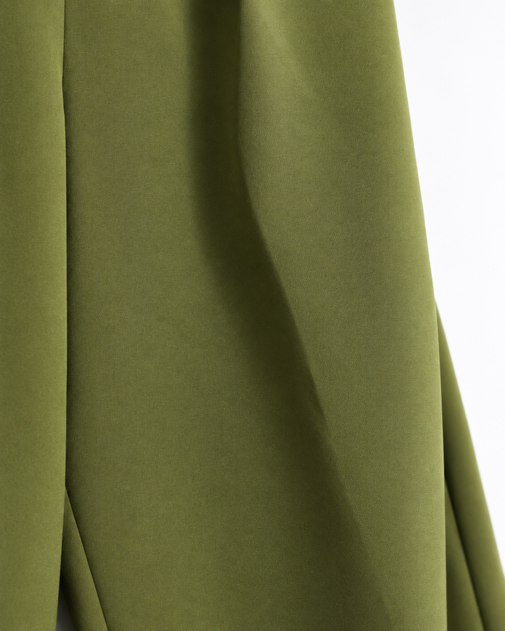 Pantalón Palazzo Pinzas Cinturón Olivo – detalle de la tela