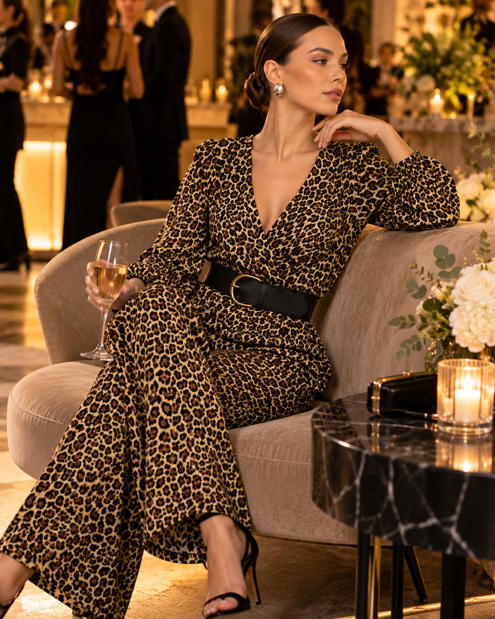 Jumpsuit Animal Print Cinturón Café – ambientada