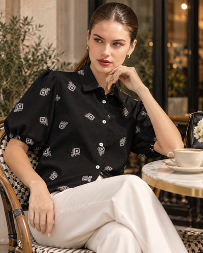 Camisa Estampado Bordado Negro – ambientada