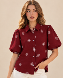 Camisa Estampado Bordado Vino – de frente