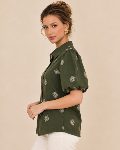 Camisa Estampado Bordado Olivo – de lado