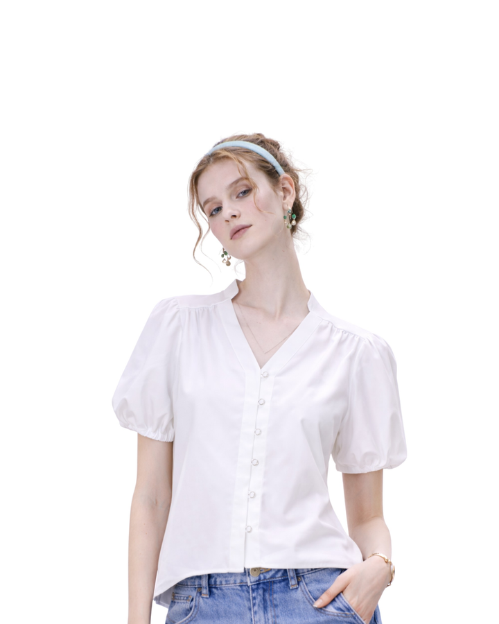 Blusa V Botones Perla Hueso – de frente