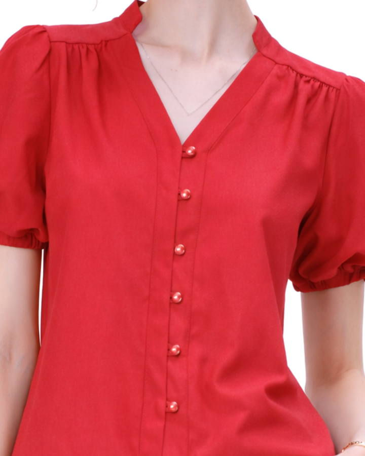 Blusa V Botones Perla Rojo – detalle de los botones