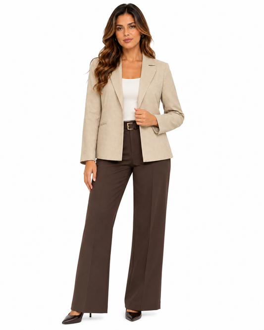 Saco Texturizado Solapa Beige – cuerpo completo