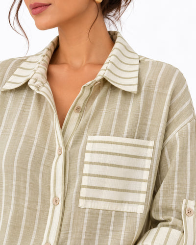 Camisera Oversize Rayas Blanco – detalle de la prenda