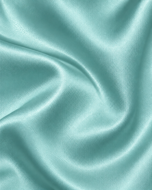 Blusa Satén Botón Joya Azul – detalle de tela