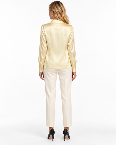 Blusa Satén Botón Joya Beige – espalda