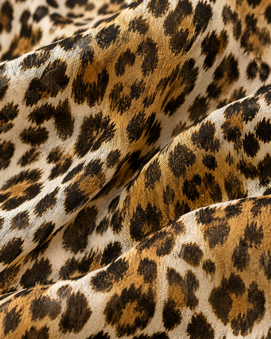 Vestido Animal Print Olanes Café – detalle de tela