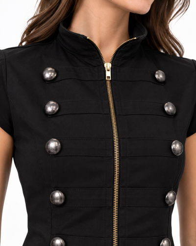 Blusa Militar Botones Metálicos Negro – detalle de la prenda